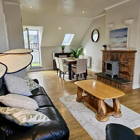 Luxury Oceanside Getaway Feriehus